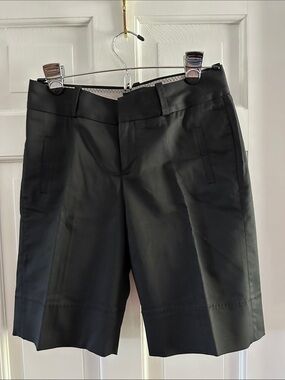 Banana republic size 0, dress black shorts EXCELLENT CONDITION no marks or tears